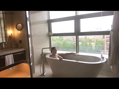 ❤️ Geweldige babe Hertstochtlik rukt har kut yn 'e badkeamer ❤❌ Porno vk op fy.28films.ru ❌