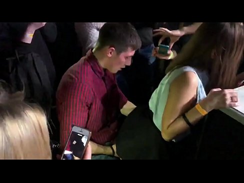 ❤️ Echte seks yn in Russyske nachtclub. 18-jierrich Russysk famke yn 'e anus en fagina neukt yn in nachtclub ❤❌ Porno vk op fy.28films.ru ❌